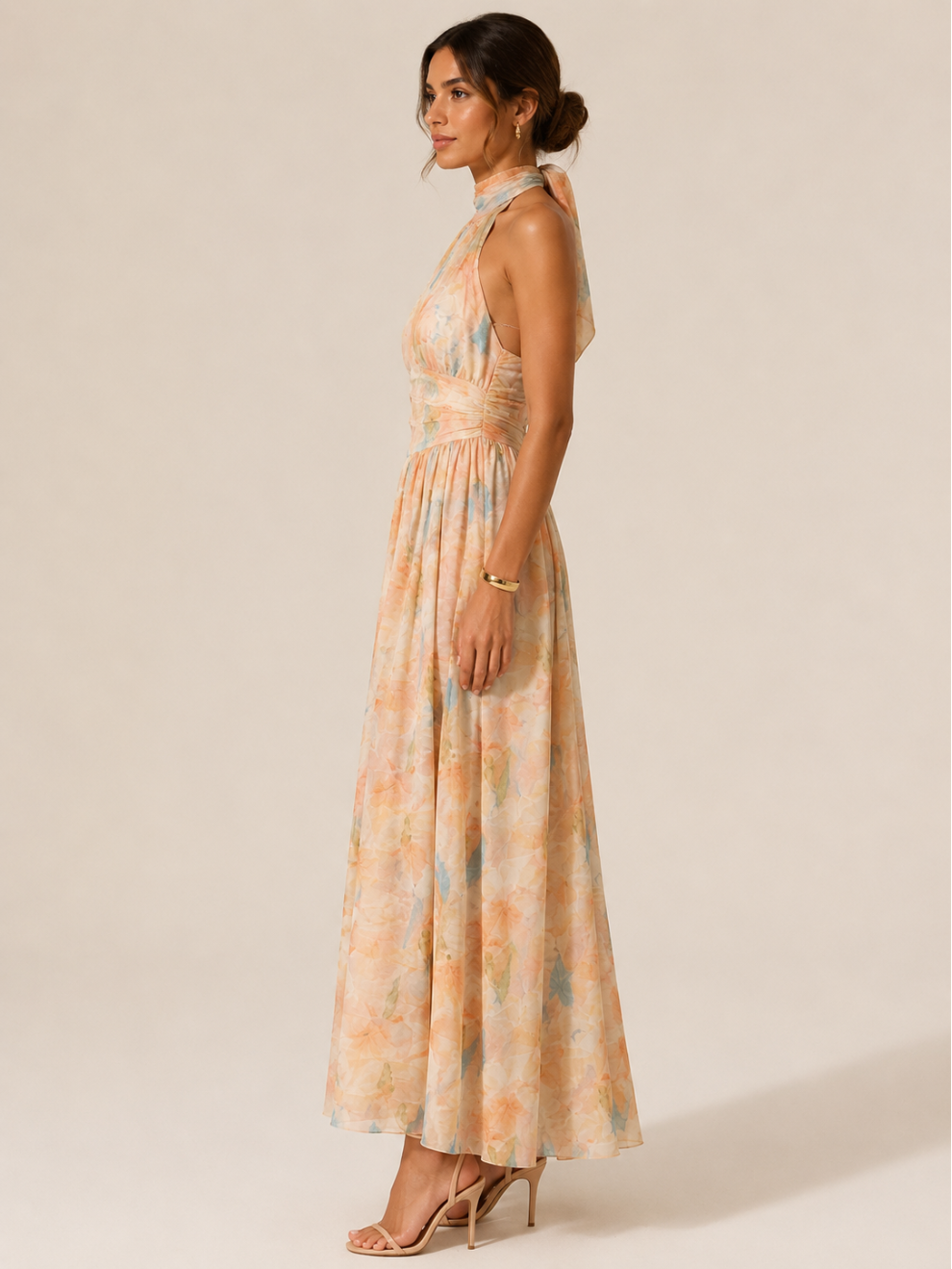 NOVA | VESTIDO CON ESCOTE HALTER Y ESTAMPADO DE ACUARELA